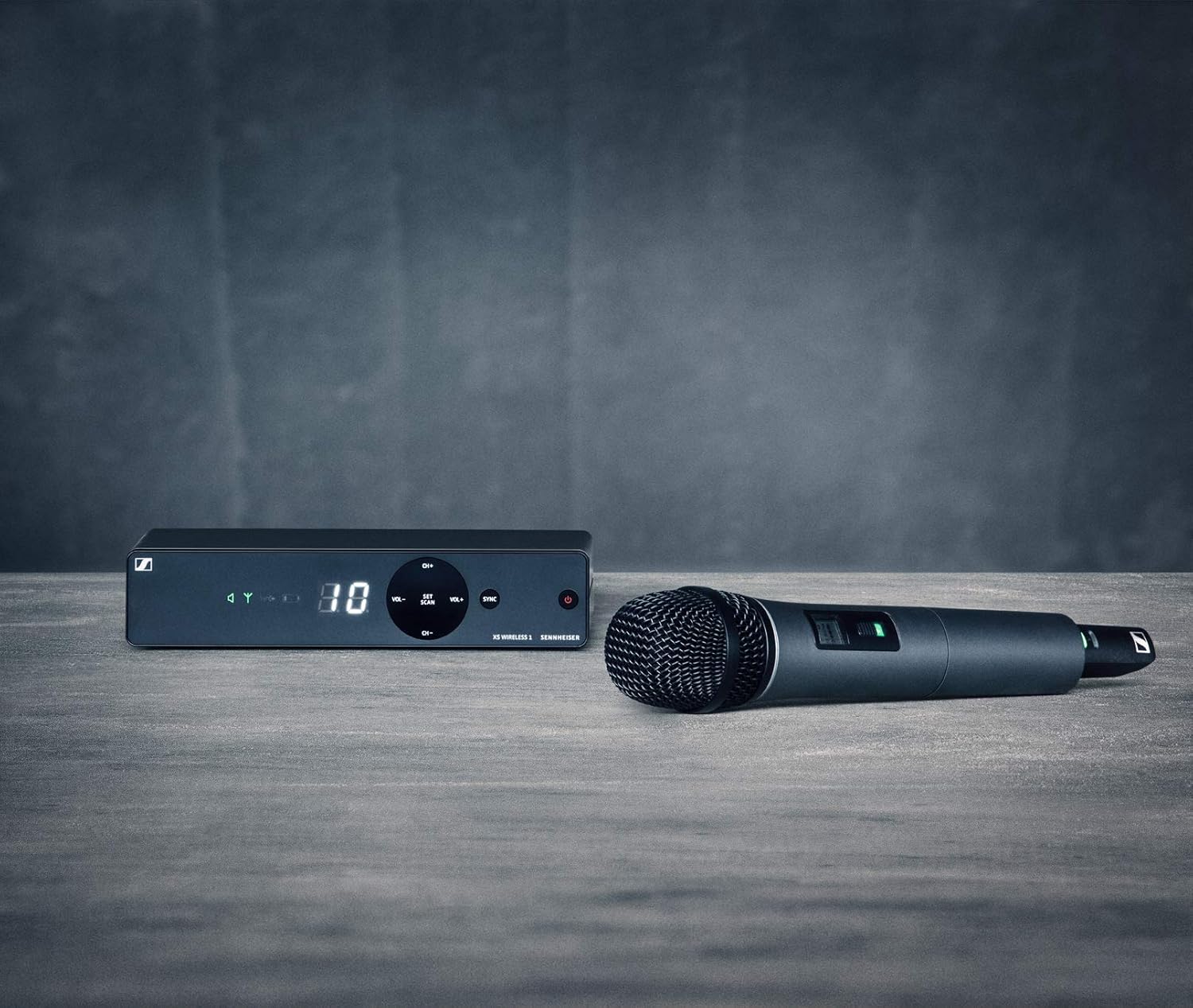 Pro Audio XSW 1-825-A Vocal Wireless Microphone, a Range 548-572 Mhz, Black, Medium - Image 3